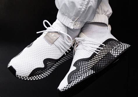 Deerupt S 'White Black' 